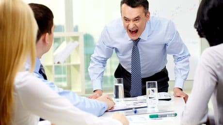 Gritar a los empleados es malo para la empresa