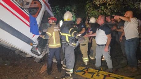 Bursa'da kamyonet ile hasta nakil ambulansı çarpıştı: Yaralanan yatalak kadın hayatını kaybetti