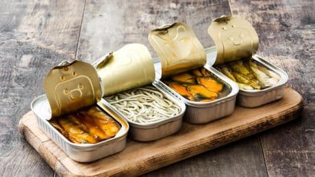 Las latas de conservas nos salvan de un apuro, pero ¿es totalmente seguro su consumo?