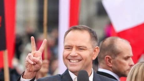 Polonia, un ballottaggio al fotofinish: il candidato nazionalista sfida il filo-Ue