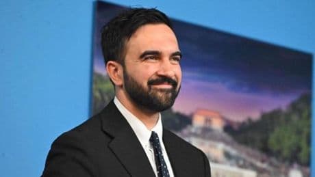 New York Belediyesine Müslüman başkan geliyor! Zohran Mamdani ön seçimi kazandı