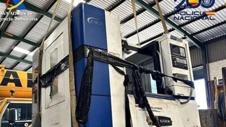 La Policía Nacional descubre 513 kilos de cocaína ocultos en un torno industrial en una nave de Mérida