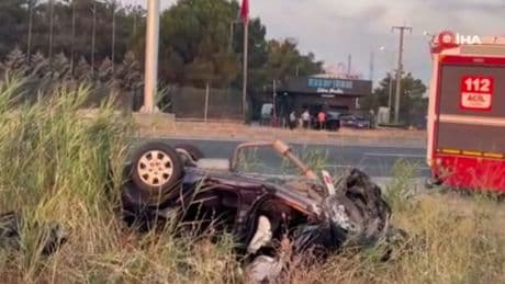 Tekirdağ'da feci kaza! Otomobil menfeze çarpıp takla attı: 2 genç hayatını kaybetti