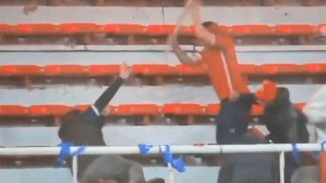 Fußball | Copa Sudamericana: Blendgranate auf Tribüne löst Krawalle aus