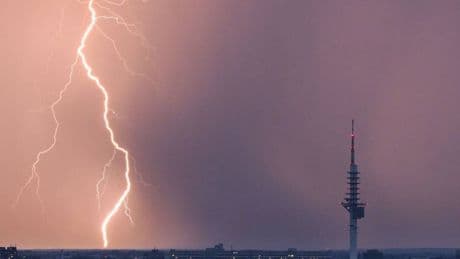 Nach Hitze drohen Gewitter in NRW: Sturm, Donner und Blitze – wie die Vorhersage von Gewittern verbessert wird