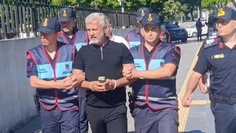 Manavgat’ta rüşvet soruşturması: Eski başkan Sözen ve kardeşi adliyeye sevk edildi