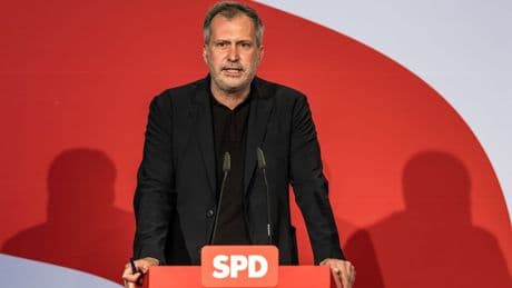 Stadtoberhaupt: Cottbuser OB räumt Fehler ein - Ermittlungen wegen Titels