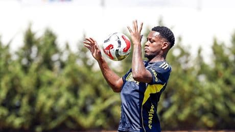 Jhon Duran, Fenerbahçe'de ilk antrenmanına çıktı