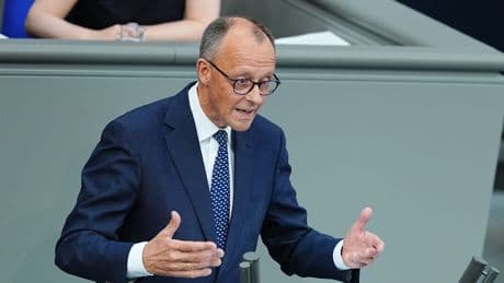 Erste Regierungserklärung im Bundestag - Kanzler Merz verteilt Knallhart-Ansagen