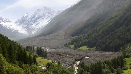 Gevaar voor vloedgolf na afbreken bergwand in Zwitserland neemt af