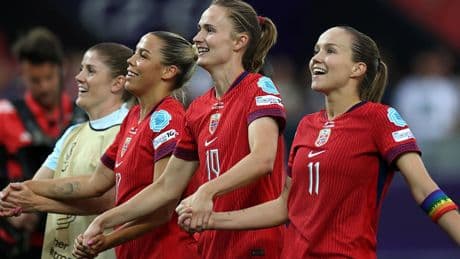 Caroline Graham Hansen rescues Norway to close in on Euro 2025 quarter-final place