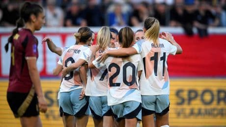 España arrolla a Bélgica (1-5) y solo necesita empatar en casa ante Inglaterra para clasificarse