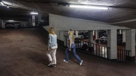 El parking de los horrores: “No me atrevo a bajar sola”
