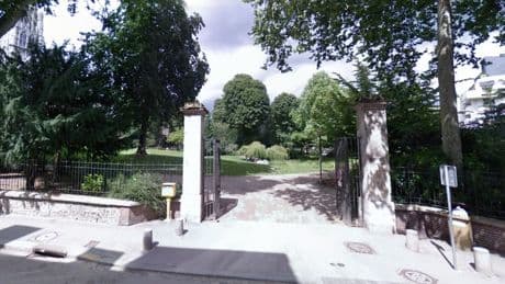 Rouen:  un corps retrouvé dans le parc de l'hôtel de ville par des agents municipaux