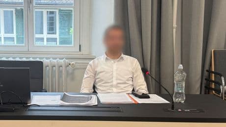 Prozesse: Schamlippen verstümmelt: 26-Jähriger vor Gericht