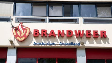 Veel rook bij brand op schip in Westelijk Havengebied Amsterdam, NL-alert verstuurd