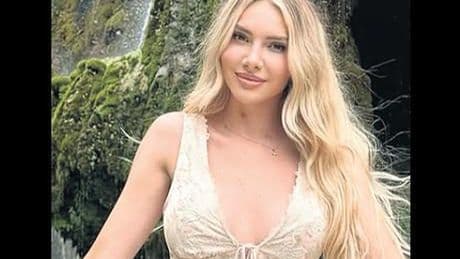 Karadeniz düğününe Otilia sürprizi