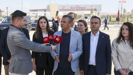 Özgür Özel, tutuklu İpek Elif Atayman'ı ziyaret etti