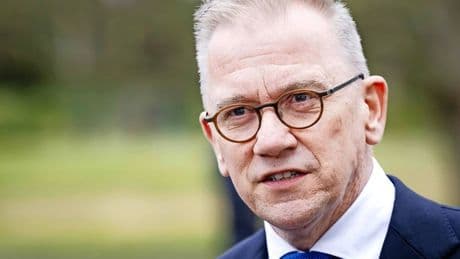 Minister Bruins ontdekte in door hem opengestelde ’oorlogsarchief’ omstreden stuk over zijn eigen familie