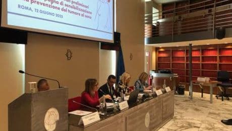 Poliziotte ambasciatrici della prevenzione tumori con la campagna 'Care for Caring'