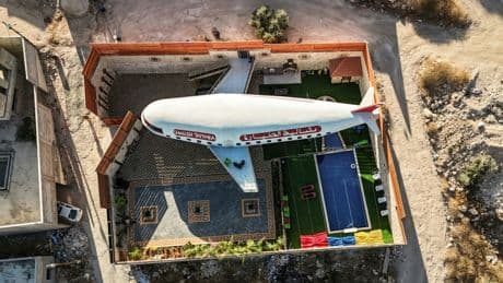 En Cisjordanie, un gîte-avion en béton pour offrir un rêve d’évasion aux Palestiniens