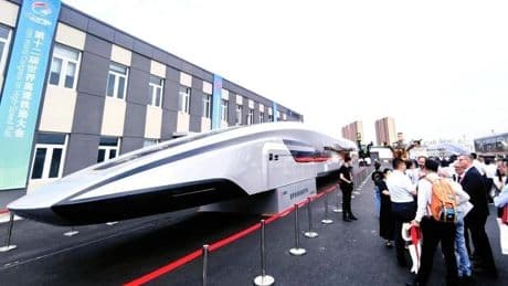 Fast so schnell wie fliegen: Chinesen zeigen Super-Zug mit deutscher Technik