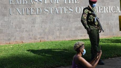 Les États-Unis prêts à fermer plusieurs ambassades en Afrique : “Tout passe par des rapports de force”
