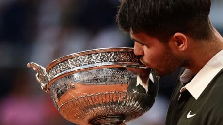 De Rafa Nadal a Santiago Segura: la sociedad felicita a Carlos Alcaraz