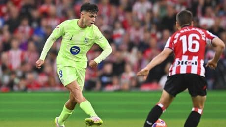 Pedri, aplaudido, el jugador más brillante