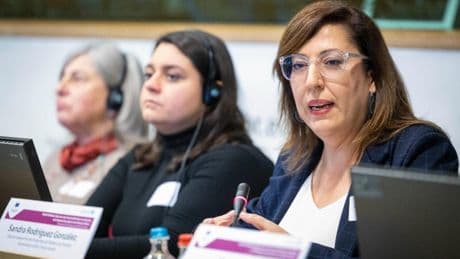 El Gobierno suspende el segundo traslado de menores de Canarias alegando falta de plazas y que el viernes "es fiesta"