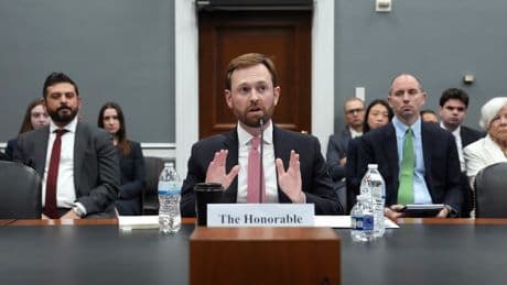 Under Trump, the Federal Trade Commission is abandoning its ban on noncompetes
