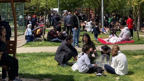 Gezi Parkı’nda deprem nedeniyle kurulan çadırlara polis müdahalesi