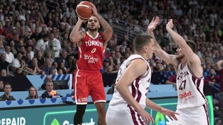 '12 Dev Adam' EuroBasket 2025'teki ilk maçında ev sahibi Letonya'yı farklı geçti