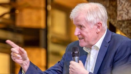 Brosius-Gersdorf: Horst Seehofer stellt sich hinter Juristin