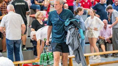 Kurioser Job-Wechsel - Bank-Manager wird Handball-Betreuer