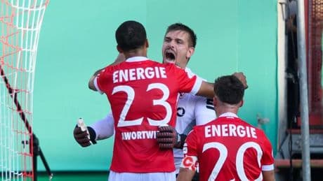 DFB-Pokal: Dank Ersatzkeeper: Cottbus wirft Hannover aus dem Pokal