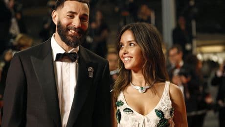Festival de Cannes : Karim Benzema et Lyna Khoudri s’affichent main dans la main sur le tapis rouge