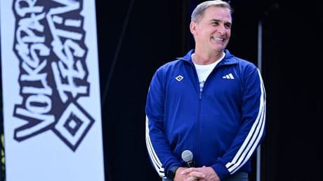 „Du riechst sehr weiblich“ - Dschungel-König macht Schnuppertest am HSV-Boss