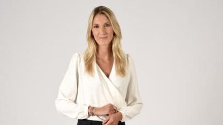 Qui est Amélie Carrouër, la remplaçante d’Audrey Crespo-Mara aux JT du week-end sur TF1 ?