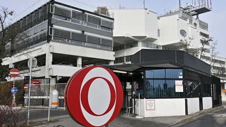 ORF kündigt Mitarbeiter wegen antisemitischem Post – Pro-Palästina-Aktivisten drangen in Sender ein