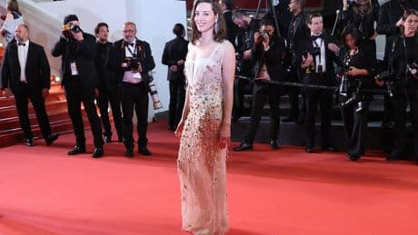 Aubrey Plaza makes her first red carpet appearance since the death of husband Jeff Baena