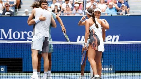 Ongemakkelijk moment aan het net tussen Emma Raducanu en Jack Draper gaat over de tongen op US Open