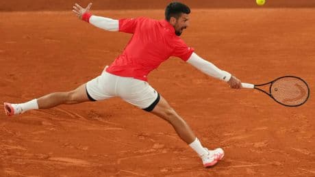 A Djokovic se le caen los récords del bolsillo: 21 veces seguidas en la segunda ronda de Roland Garros