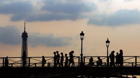 «Ils attendent la suite de Trump» : le tourisme français bénéficie d’une «manœuvre d’évitement des États-Unis», selon l’exécutif