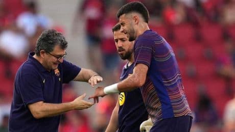 Así le recolocó el Dr. Pruna el dedo a Joan Garcia antes del partido