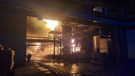 Un incendio en una empresa química de Zaragoza obliga a confinar varias localidades