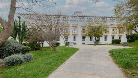 La gestora inmobiliaria de Santander vende viviendas y locales con rebajas del 70%