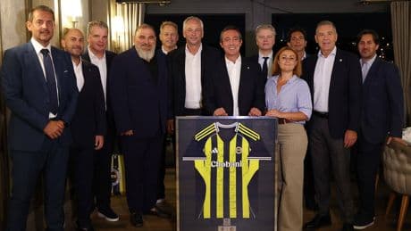Fenerbahçe ile Feyenoord dostluk yemeğinde buluştu