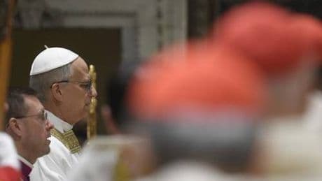Tutti i complotti che girano sul conto di Papa XIV