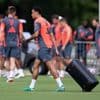 Fußball: WM-Flop droht: Bayern-Stars „auf gepackten Koffern“